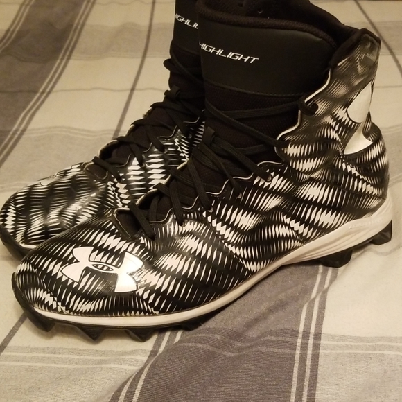 Under armour foot ball cleats (turf) - Picture 4 of 7